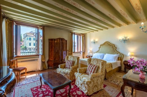 Ca' dei Cuori on the Grand Canal Apartment in Venice