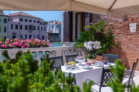 Ca' dei Cuori on the Grand Canal Apartment in Venice