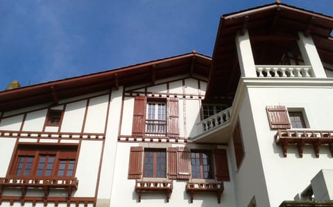 Property building, Internal: Not applicable to any particular room