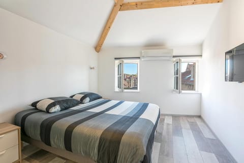 UnSejourAmetz-fr Meublés Ossons du T2 au T4 avec parking, Apartment in Metz