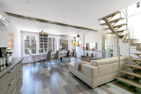 UnSejourAmetz-fr Meublés Ossons du T2 au T4 avec parking, Apartment in Metz