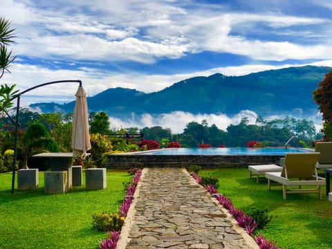 Mountain view, Swimming pool