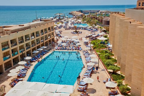 Property building, Day, Bird's eye view, Pool view, Sea view, Swimming pool, group of guests, sunbed