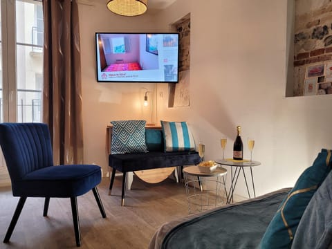 TV and multimedia, Seating area