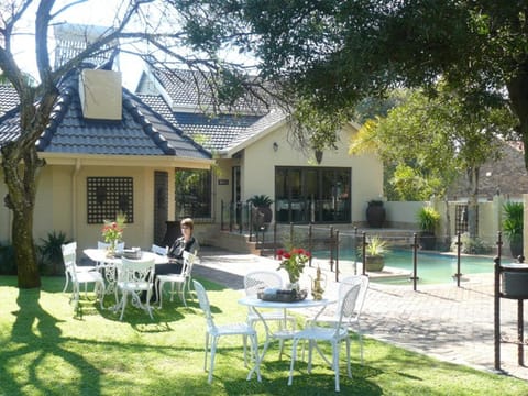 Garden, Balcony/Terrace, Swimming pool, Drinks