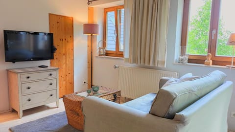 Living room, Photo of the whole room, Seating area