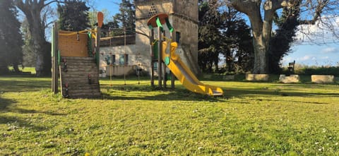 Mas de Guinot House in Arles