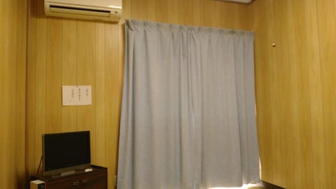 TV and multimedia, air conditioner