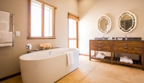 Bathroom, Decorative detail