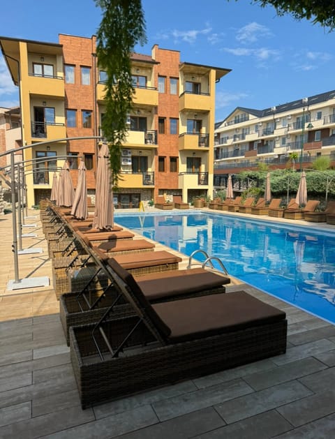 ATOS Srebrno jezero - Villa and Restaurant Hotel in Vojvodina