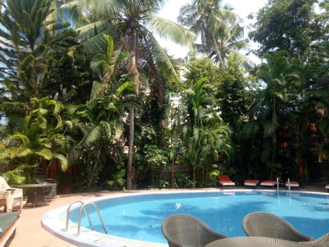 Swimming pool, Swimming pool