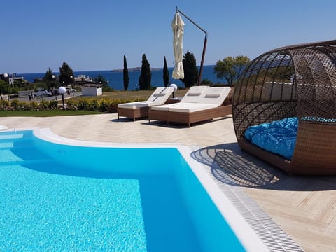 Swimming pool, Swimming pool