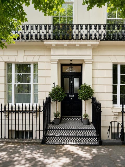 Property building, Facade/entrance