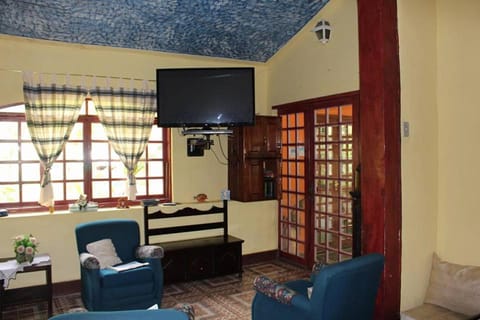 Communal lounge/ TV room