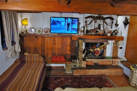 TV and multimedia, Living room, Seating area, flat iron