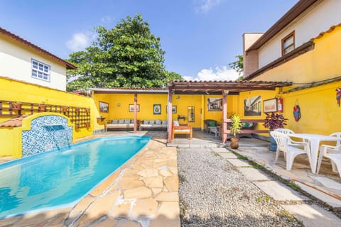 Property building, Patio, Day, Pool view, Swimming pool, Swimming pool, sunbed