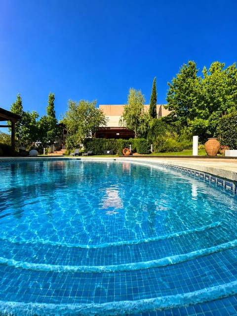 Solarium, Garden view, Landmark view, Mountain view, Pool view, Swimming pool