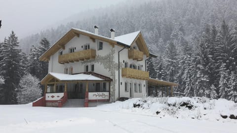 Facade/entrance, Winter