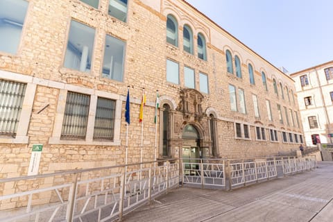 Facade/entrance, Off site