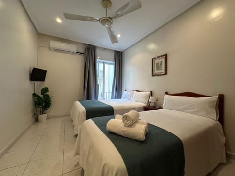 Bed, TV and multimedia, Photo of the whole room, towels, air conditioner