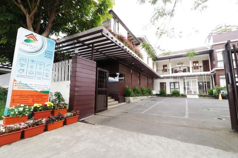 Property building, Facade/entrance, Property logo or sign