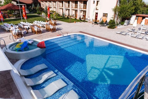 Aqua park, Swimming pool