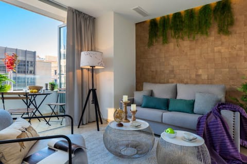 Day, View (from property/room), Balcony/Terrace, Living room, Dining area