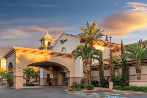 Property building, Banquet/Function facilities, Meeting/conference room, Street view