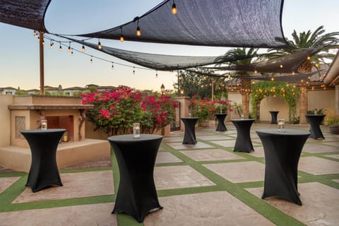 Patio, Meeting/conference room, Inner courtyard view