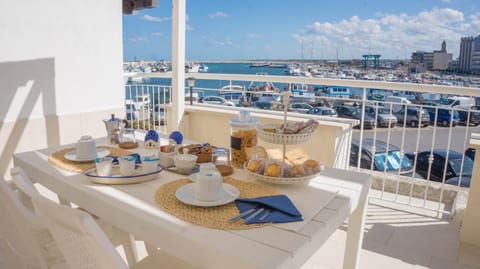 Balcony/Terrace, Italian breakfast