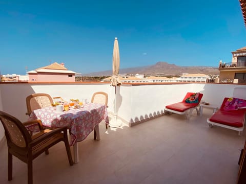 Balcony/Terrace, City view