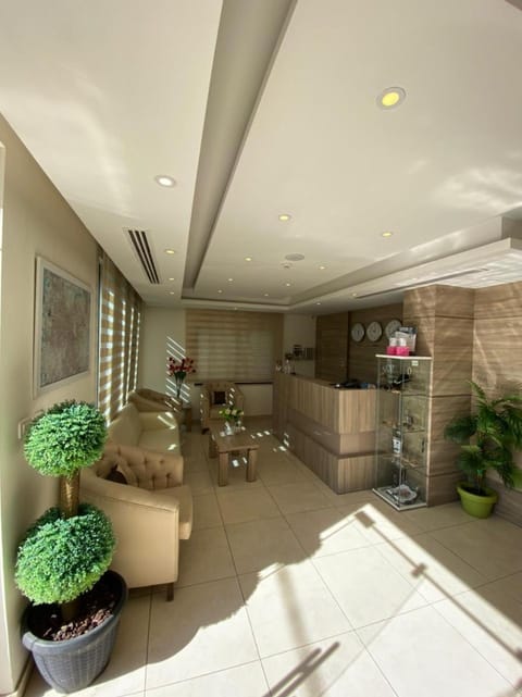 Lobby or reception, Lobby or reception