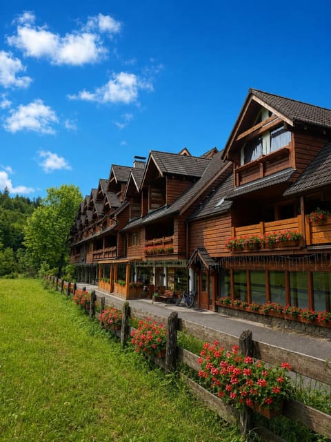 Property building, Natural landscape, Garden