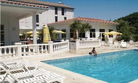 Facade/entrance, Swimming pool, Swimming pool