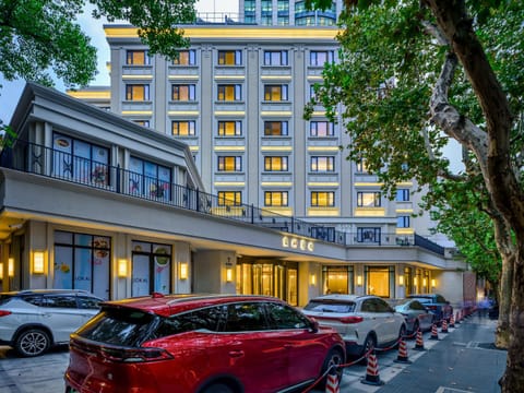 Property building, Street view