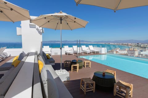 Swimming pool, Swimming pool
