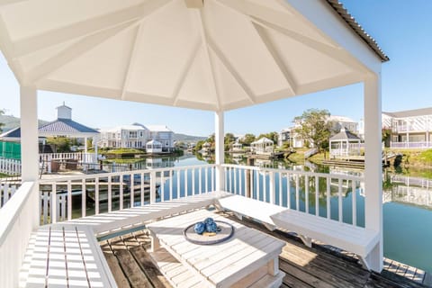 Patio, Neighbourhood, Natural landscape, Balcony/Terrace