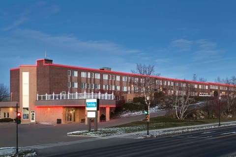 Property building, On site