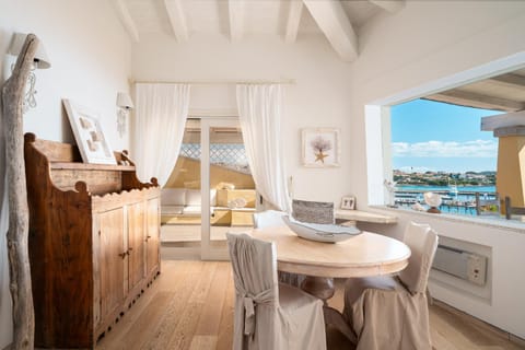 Dining area, Sea view