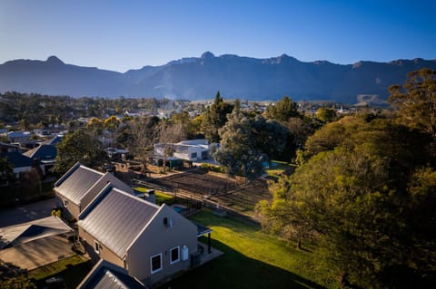 Property building, Neighbourhood, Mountain view, Mountain view
