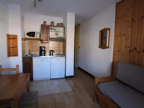 Studio cosy pour 4 pers., pied des pistes Alpe d'Huez, centre-station, TV, cuisine équipée, casier à skis - FR-1-405-60 Apartment in L'Alpe d'Huez