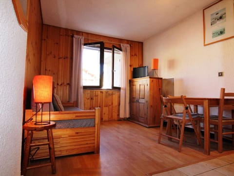 Studio cosy pour 4 pers., pied des pistes Alpe d'Huez, centre-station, TV, cuisine équipée, casier à skis - FR-1-405-60 Apartment in L'Alpe d'Huez