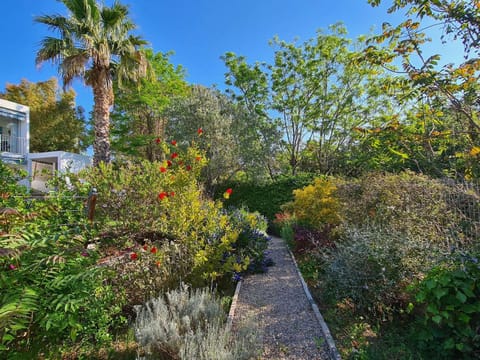Maison climatisée avec piscine privée, 5 pièces, 7 couchages à 15 min des plages de Vallauris - FR-1-252-103 House in Antibes
