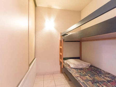 Appartement 2 pièces avec coin nuit, balcon, parking et casier à ski - Proche télécabine et centre - FR-1-330C-16 Cabin in Briançon