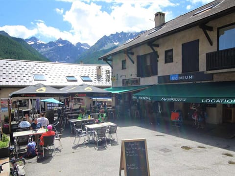 Charmant T2 avec coin montagne, 6 couchages, Monêtier les Bains, proche commerces et navettes ski - FR-1-330F-35 Apartment in Le Monêtier-les-Bains