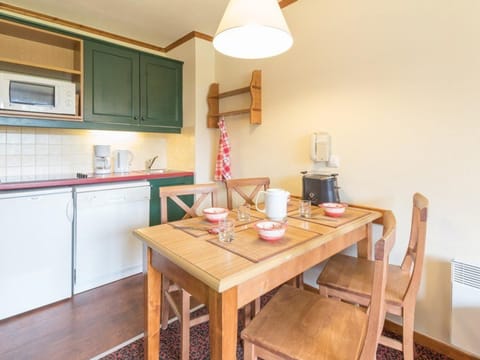 Charmant 2 pièces au cœur de La Salle-les-Alpes, proche télécabines et commerces, 4 couchages - FR-1-330F-45 Cabin in Saint-Chaffrey