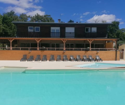 Property building, Restaurant/places to eat, Pool view, Swimming pool, Breakfast, sunbed