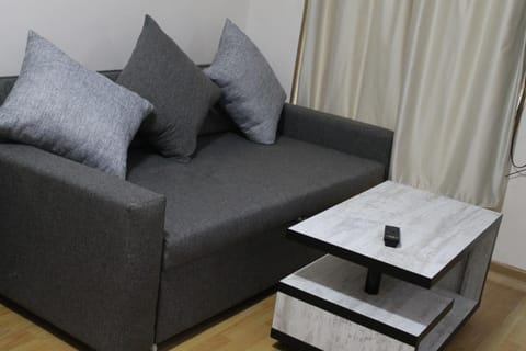 Bed, Seating area