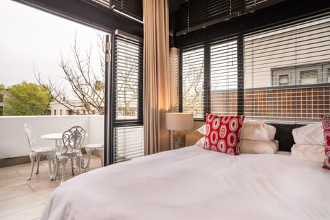 Avemore Eikehoff No 23 - full Backup Power Apartment in Stellenbosch