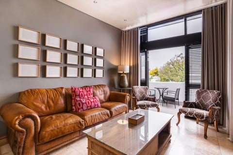 Avemore Eikehoff No 23 - full Backup Power Apartment in Stellenbosch